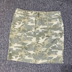 GH Bass & Co.-Hunter green skirt